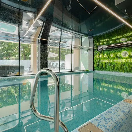 Stylish With Access To The Gym And Zone By Renters Prestige דירה מידזיזדרויה