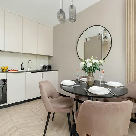 Stylish With Access To The Gym And Zone By Renters Prestige