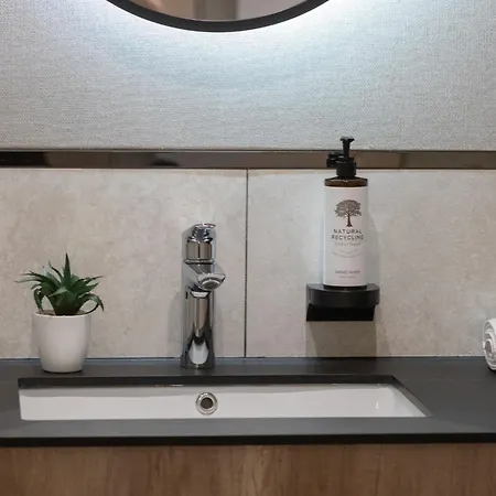 דירה Stylish With Access To The Gym And Zone By Renters Prestige *